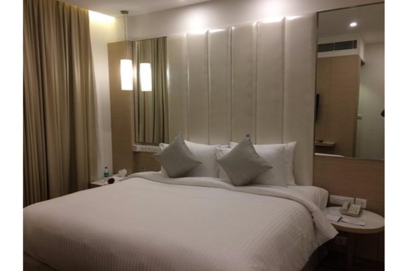 Sarovar Portico Outer Ring Road Bangalore Exterior foto
